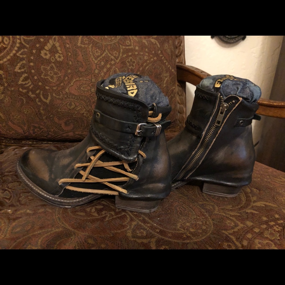 Freebird by Steven MAX Black brown boots